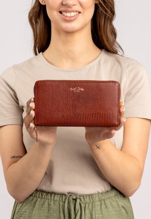 Gusti Leder, PATRICIA - Wallet - rotbraun struktur