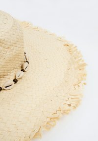 Jimmy Key Cappello - dark beige