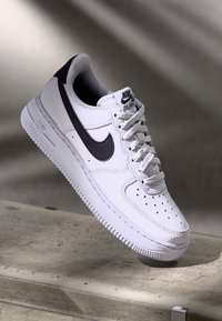Nike Sportswear - AIR FORCE 1 '07 - Tenisky - white/black Miniatura obrázku 1