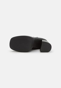 Koi Footwear GURREN PLATFORM - Plateaupumps - black