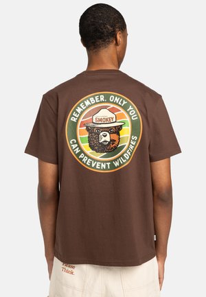 Element SBXE PREVENT - À MANCHES COURTES POUR - Camiseta estampada - brown