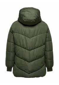 Veste matelassée verte avec capuche, présentant un motif en chevron au dos et des poignets côtelés, fabriquée en tissu lisse et résistant à l'eau.