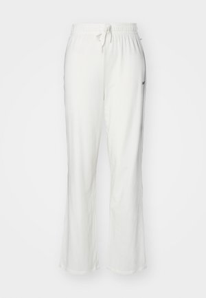 Weiße, lässige Sweatpants mit elastischem Bund und Kordelzug, ausgestelltem Bein-Design und dezentem Logo-Detail an der Seite.