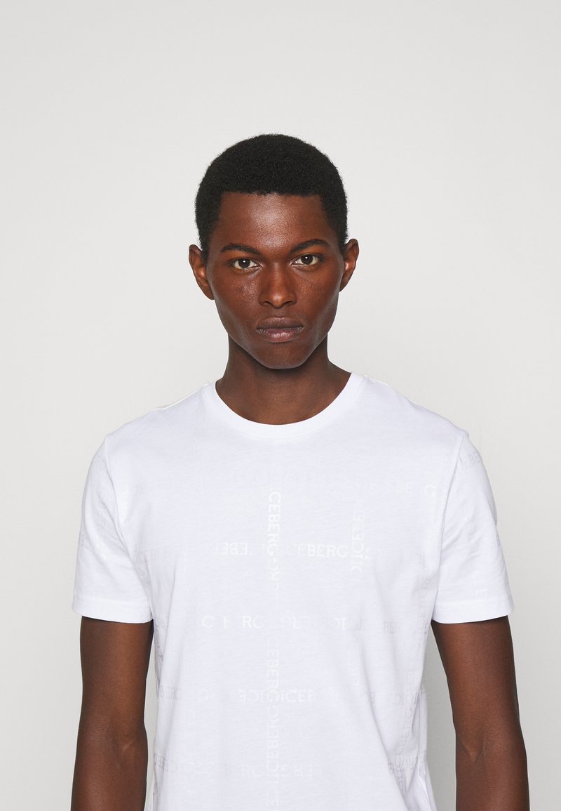Herren Bekleidung | Iceberg T-Shirt print bianco ottico/weiß - EN82354 Herren Bekleidung | Iceberg T-Shirt print bianco ottico/weiß - EN82354