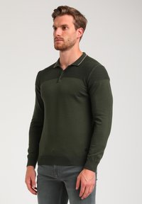Gabbiano Pikeepaita - army