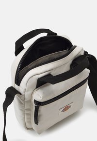 Dickies MOREAUVILLE UNISEX - Bandolera - whitecap gray
