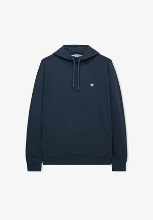 Tume sinine kapuutsiga sviiter, millel on nöörid, pikad varrukad, ribakudumisest mansetid ja väike ruudukujuline logotempel vasakul rinnal.