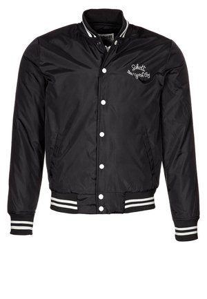 Veste varsity noire avec boutons blancs, poignets et ourlet rayés, et "Schott New York City" brodé sur la poitrine gauche.
