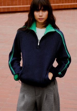 Bershka, WITH CONTRAST COLLAR ZIP - SWEATER - Pullover - dark blue