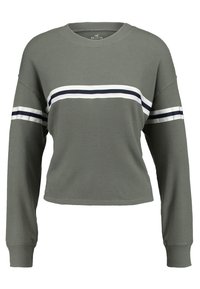 Olivgrön sweatshirt med lång ärm, ribbad struktur, rundad halsringning och vita/mörkblå horisontella ränder över bröstet och ärmarna.