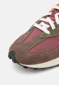 New Balance MS327 UNISEX - Joggesko - burgundy