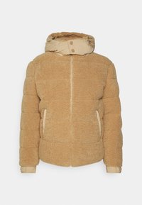 Beige fleece pufferjack met een capuchon, drukknopen, ritsluiting, twee zijzakken, gestructureerde stof en een puffy ontwerp.