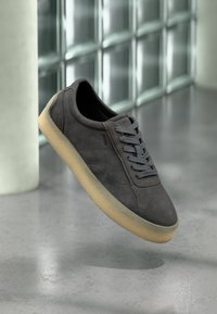 Sélectionné, dark grey