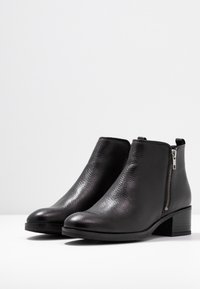 Clarks Ankle boot