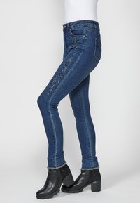 Koroshi Slimfit džínsy - azul osc   dark blue
