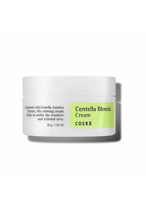 Pot de crème Centella Blemish avec extrait de Centella Asiatica, formule apaisante pour peau sensible et irritée, 30g par COSRX sur fond blanc.