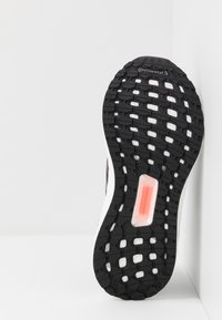 adidas Performance Scarpe da corsa su strada - black