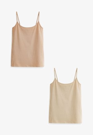 To tanktoppe i lyse beige nuancer. Hver har tynde stropper, en rund halsudskæring og et blødt, tekstureret stof. Den ene er lidt mørkere end den anden.