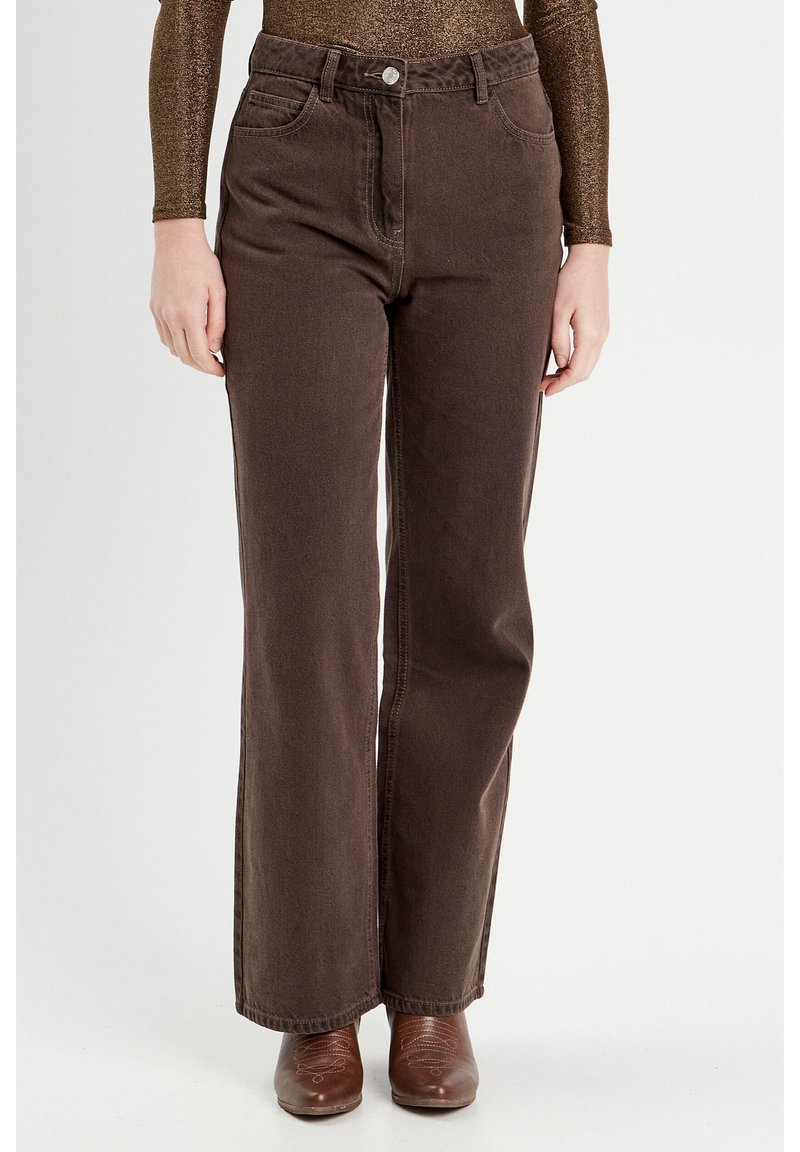 Donkerbruine hoge taille jeans met een recht uitlopend ontwerp, gemaakt van denim, met klassieke vijf-pocket stijl en een knoopsluiting aan de voorkant.