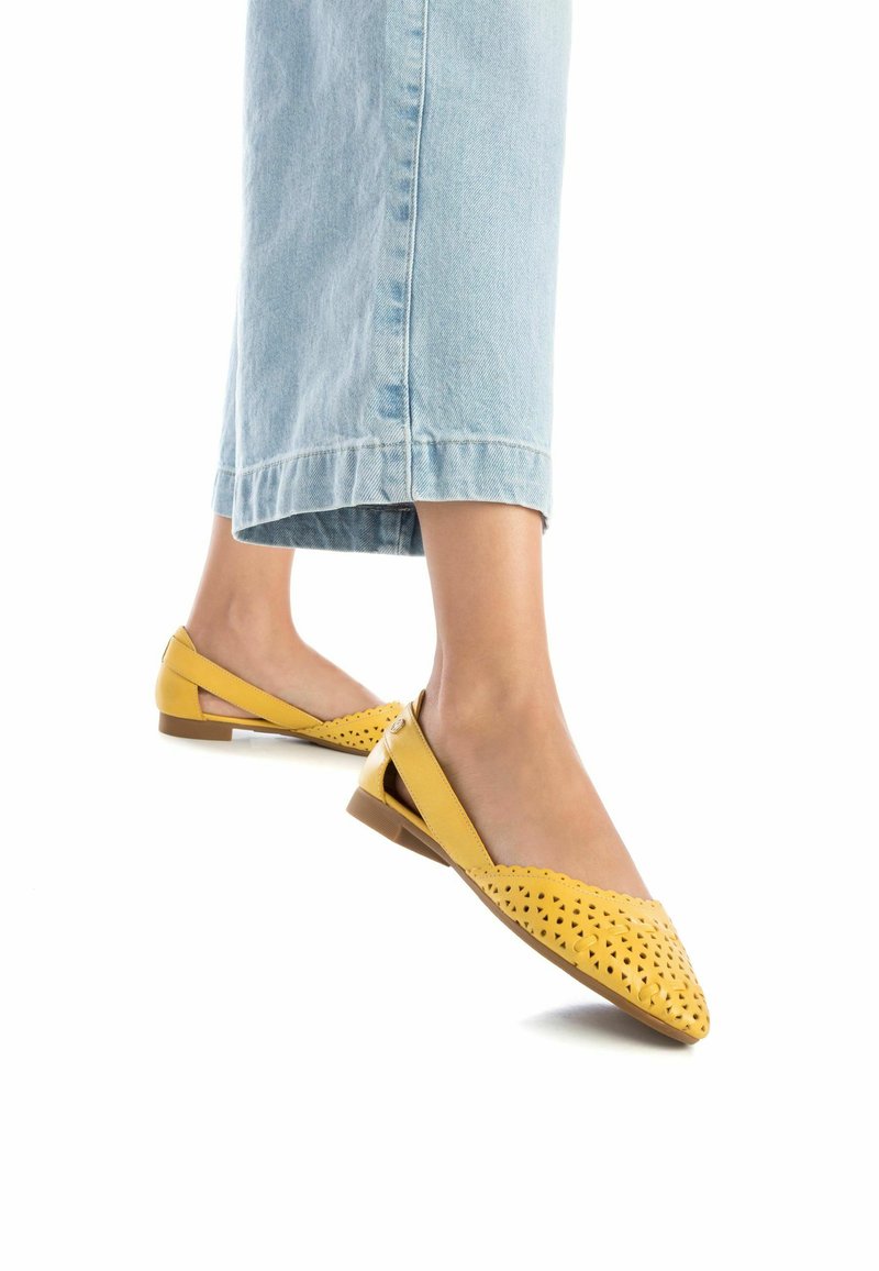 Carmela Bailarinas - yellow