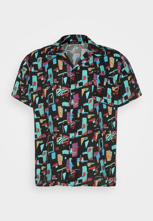 Schwarzes kurzärmeliges Hemd mit Knöpfen und bunten abstrakten geometrischen Mustern in Rot, Blau, Türkis und Beige.