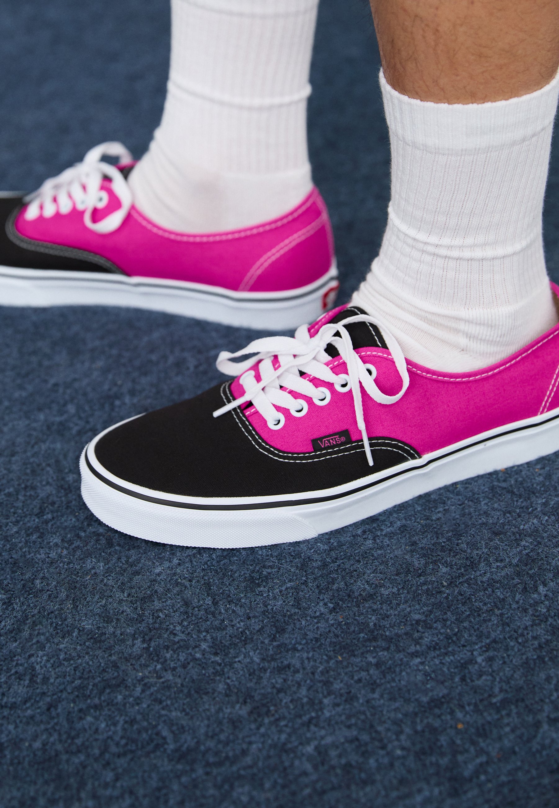 国内配送 VANS AUTHENTIC POP RASPBERRY ROSE Vans Authentic Pop Raspberry Rose - Feb 2025 - VN000BW5YLZ