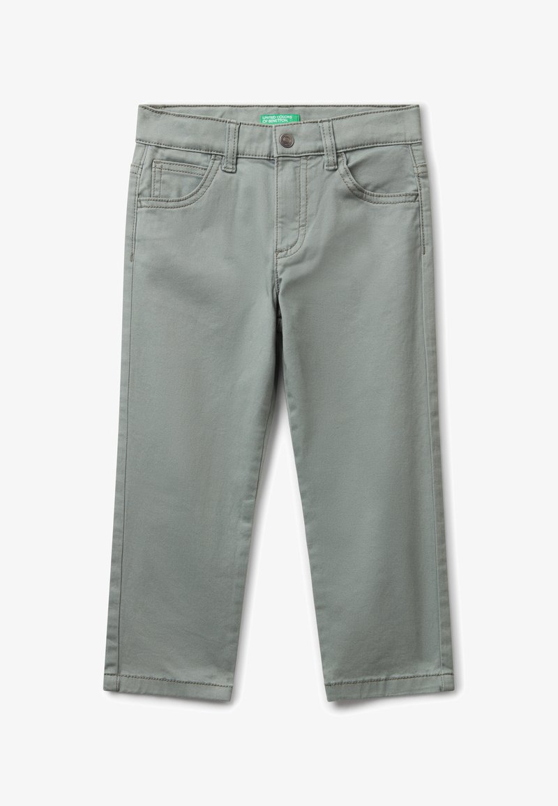 Šedé kalhoty z bavlněné směsi s rovnými nohavicemi, předními kapsami, knoflíkovým zapínáním a kontrastním prošíváním podél švů.