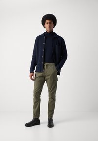 INDICODE JEANS Παντελόνι cargo - olive
