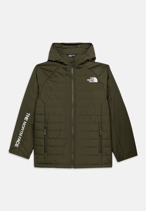 Oliwkowa pikowana kurtka z kapturem, zapinana na zamek z przodu, z kieszeniami na zamek i białymi logo "The North Face" na piersi i lewym rękawie.