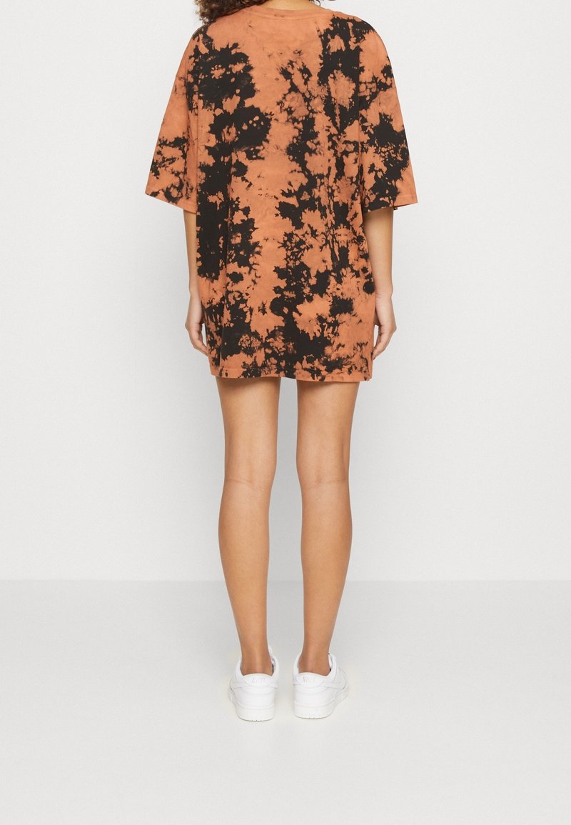 karl kani t shirt dress Karl Kani x Pretty Little Thing T-shirt dress. Size