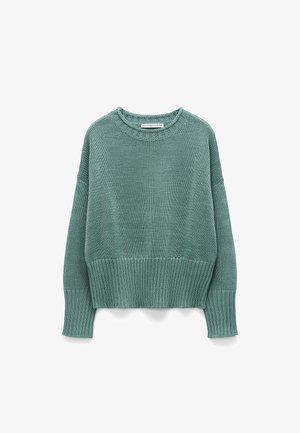 Hellgrüner Strickpullover mit rundem Ausschnitt, überschnittenen Schultern und gerippten Bündchen. Strukturmuster durchgehend. Verkürzte Länge.