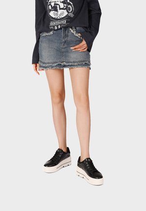 Queen Helena, X35-11 - Sneakers basse - nero ecopelle