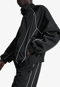 Bershka TECHNICAL - Geacă bomber - black