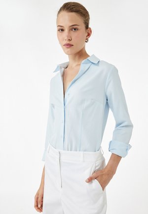 Blus - blue