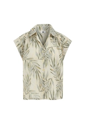 Beżowa bluzka z krótkim rękawem w zielony liściasty wzór, z guzikami z przodu i spiczastym kołnierzykiem, ułożona na płasko na białym tle.