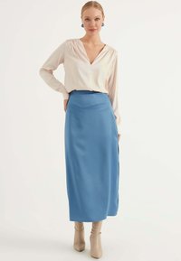 Herita Midi Skirt With Side Slit - A-linjekjol - blue