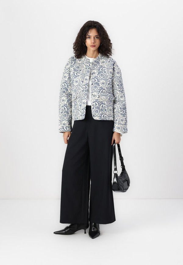 ONLHALLIE QUILTED JACKET - Light jacket - cloud dancer4