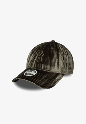 Czarna aksamitna czapka bejsbolowa New York Yankees z zakrzywionym daszkiem i regulowanym paskiem, model 9TWENTY dla kobiet.