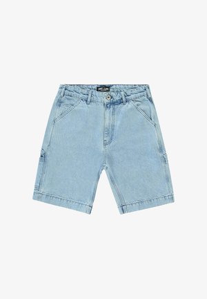 Lichtblauwe denimshorts met een standaard tailleband, voorzakken en stiksels. De stof heeft een soepele textuur en een casual ontwerp.