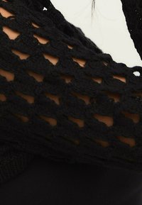 Stradivarius Strickpullover - metallic black