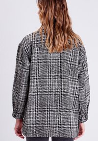 BONOBO Jeans GERADES MIT KNÖPFEN - Camicia - noir