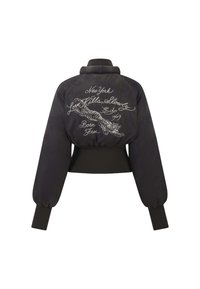Černá bomber bunda s cropped designem, na zadní straně s vyšívaným tygrem a textovými detaily, s žebrovanými manžetami a spodním lemem.
