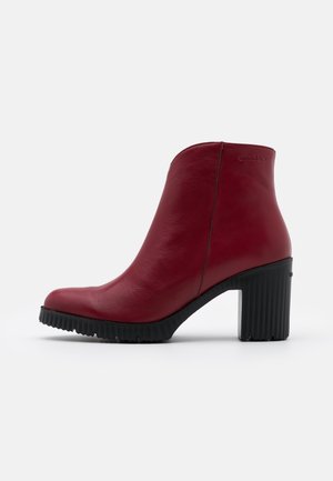 Ankle boots - red