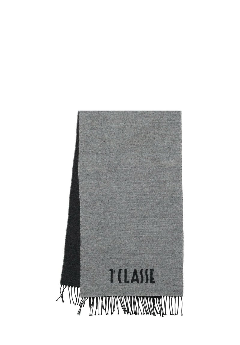 Sciarpa grigia con un lato grigio scuro, caratterizzata da frange nere e il testo "T'CLASSE" in lettere grasse vicino al bordo delle frange. Texture morbida.