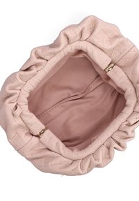 Borsa a mano in pelle rosa pallido con un design strutturato e arricciato. L'interno è foderato in tessuto morbido e presenta una tasca con zip.