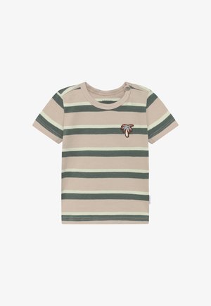 Camiseta de manga corta con rayas en beige, verde oliva y verde claro. Presenta un bordado de palmera en el pecho y cierre de broches en el hombro.