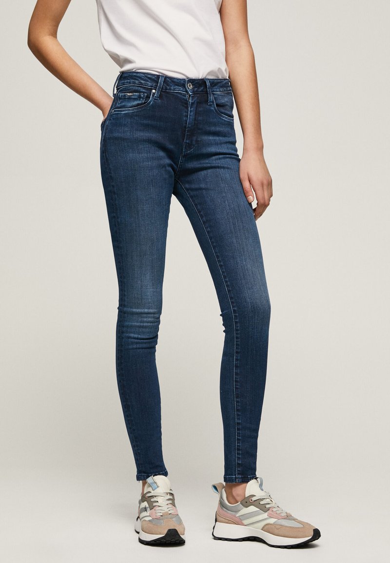 Nos Astuces Pour Bien Porter Un Jean Skinny ? (femme