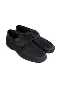 Zapatos negros con una parte superior de tela suave, que cuentan con una correa de tipo gancho y bucle, punta redondeada y superficie texturizada, montados sobre una suela negra duradera.