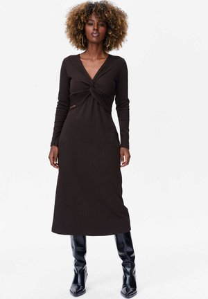 BOMI - Robe en jersey - brown