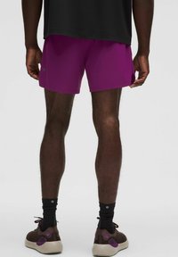 lululemon RUN CREW RIPSTOP LINED 15CM - Kurze Sporthose - chilled grape